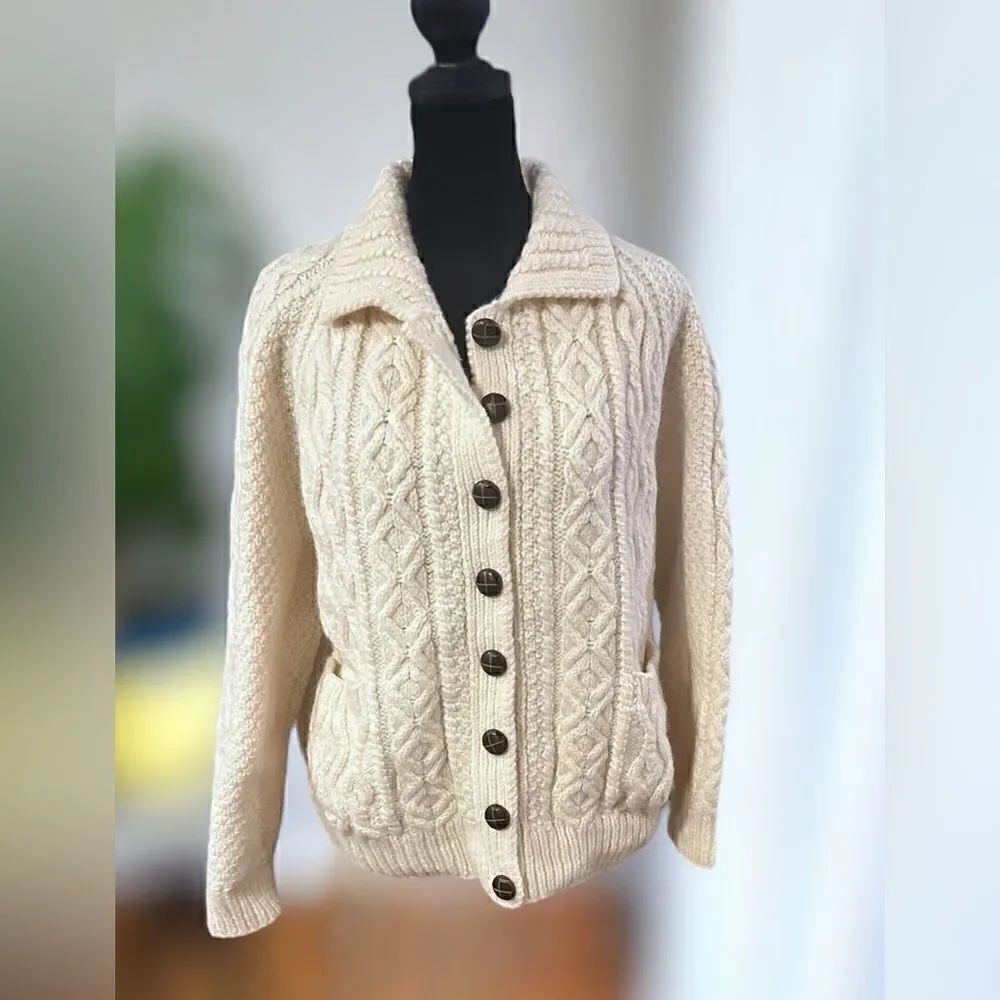 VINTAGE Hand-Knitted New Wool Chunky Boyfriend Fisherman Aran Cardigan Sweater 4 - Picture 5 of 16